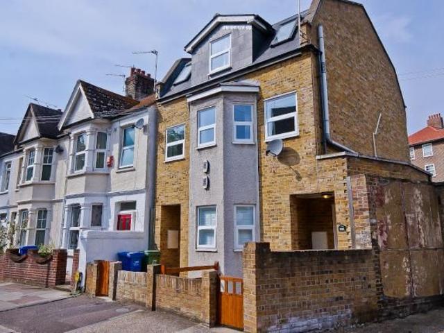 Ethnard Road, Peckham SE15, 2 bed end terrace house to rent, £2,300 pcm | PrimeLocation