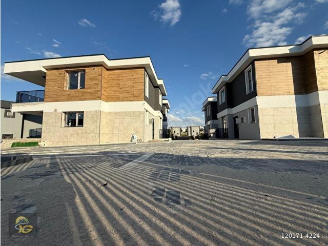 ETİMESGUT YENİ BAĞLICA 2 KATLI 4+1 NATAMAM FIRSAT SATILIK VİLLA