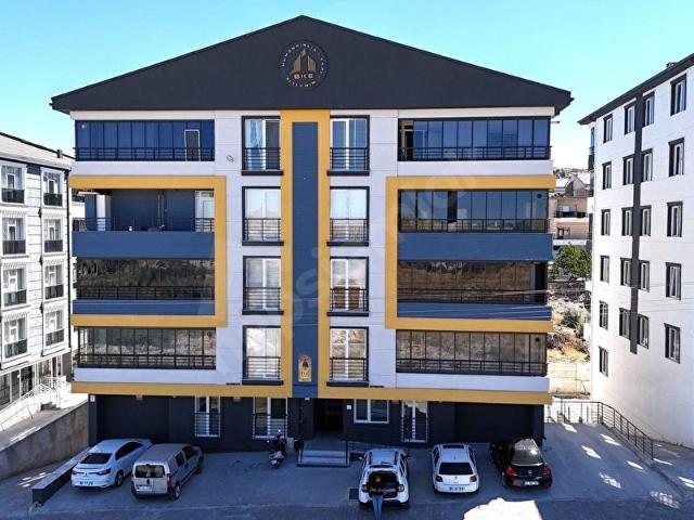 ÇETİNEL EMLAK*SÜMER'DE ASANSÖRLÜ KİRALIK 2+1 SIFIR ARAKAT DAİRE