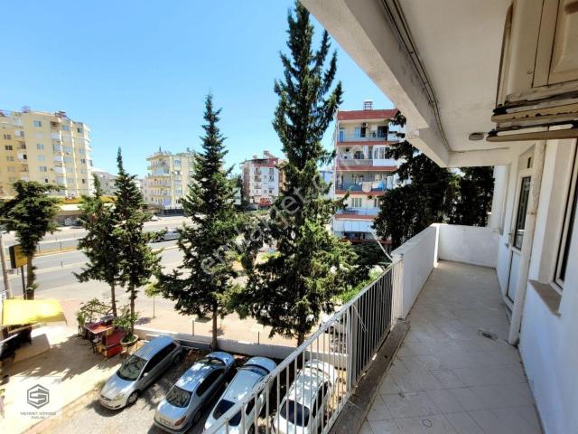 Etiler'de Çetin Market Yakını 3. Kat 2+1 Ayrı Mutfak Daire
