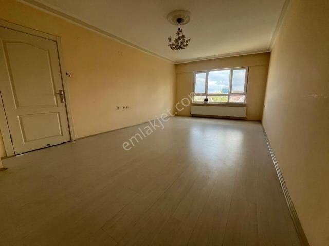 Etimesgut 30 Ağustos Mahallesi Satılık 2+1 Merkezi Daire