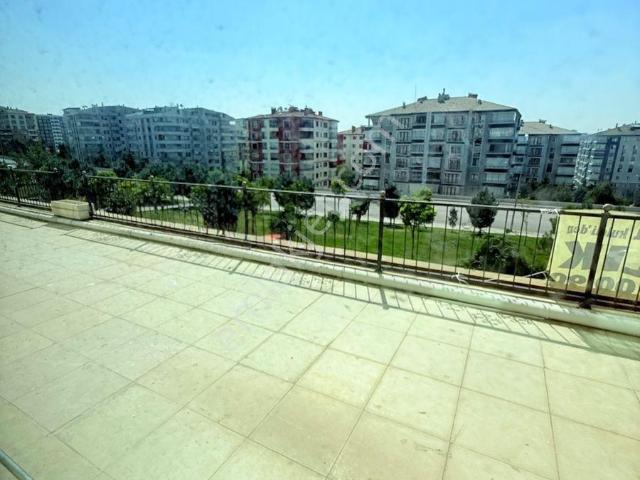 Etimesgut Şehit Osman Avci Mahallesi İnci Life Sitesinde 2+1 Terasliasansör Güvenlikli Kiralik Daire