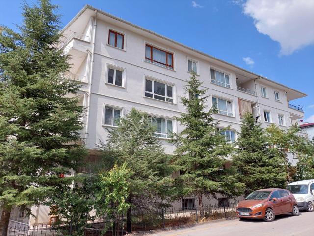 Etimesgut İstasyon Mah. Ara Kat Bakımlı Kiralık 3+1 Daire