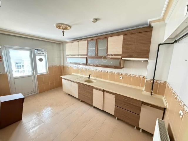 etimesgut Topçu Mah'de 5+2 Cadde Üzeri Manzaralı Uygun Fiyatlı
