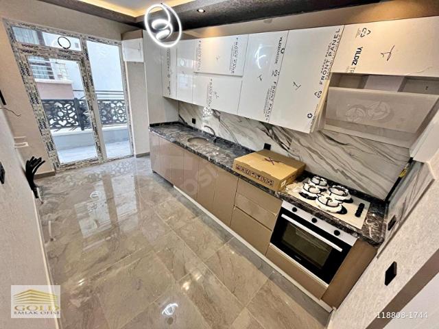 ETLİK ŞEHİR HAST YAKINI CADDE ÜSTÜ YENİ BİNA KATTA 2+1 SATILIK