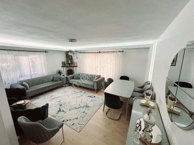 Etlik Cadde Üzernde 3+1 Orta Katta Asansörlü Full Yapılı Kiralık