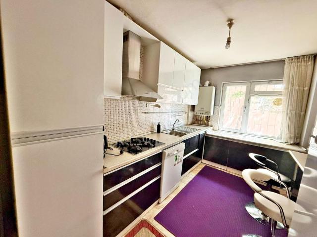 Etlik Şeh Has Ve Antares 2km Suadiye Cd 2+1 Eşyalı Kiralık Daire
