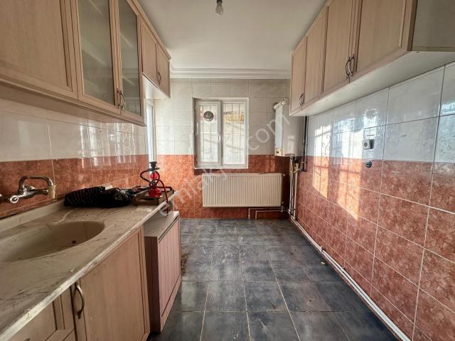 Etlik Lisesi Yakını Kat Konumunda 3+1 120m2 Kiralık Daire
