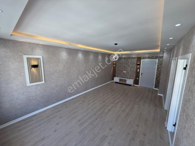 Etlik Merkez'de 3+1 120m2 Lüx Yapılı Ön Cephe Fırsat Dairesi.!