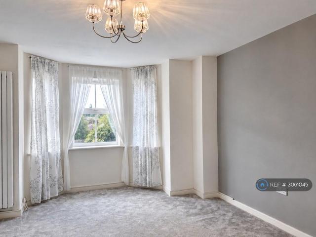 Etruria Court, Stoke On Trent, ST1 2 bed flat to rent £800 pcm £185 pw