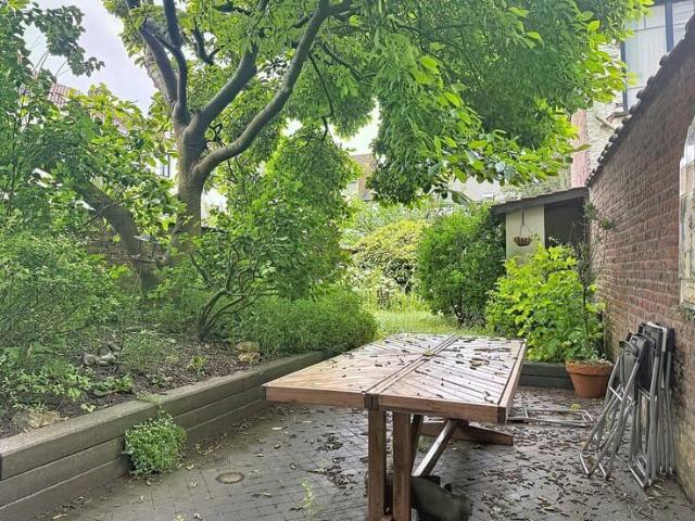 ETTERBEEK / TONGRES Neighborhood 2 Bedroom Apartment Garden