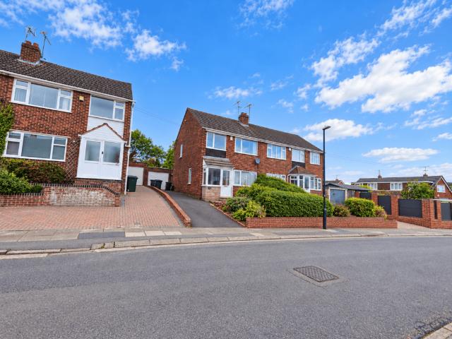 Ettington Road, Mount Nod, Coventry, CV5 3 bed semi detached house to rent £1,400 pcm £323 pw