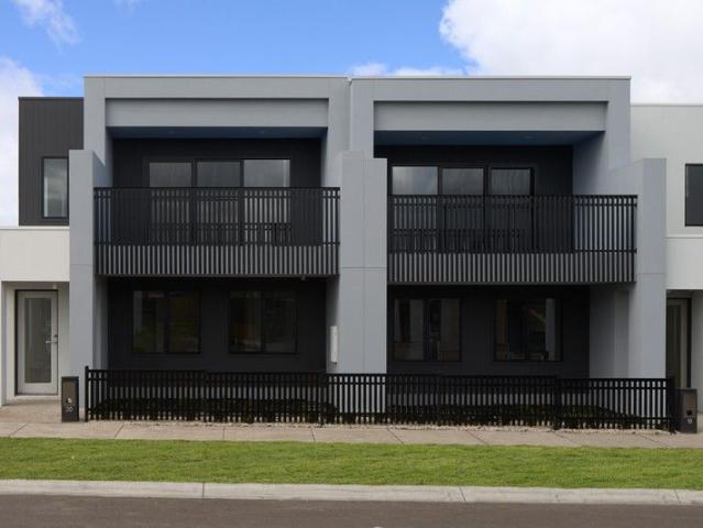 Etto 21 Corner Townhome by Homebuyers Centre at Stockland Highlands