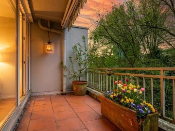 ETW MIT TOLLEM BALKON + AUFZUG IN DÜSSELDORF FLINGERN DÜSSELTAL!