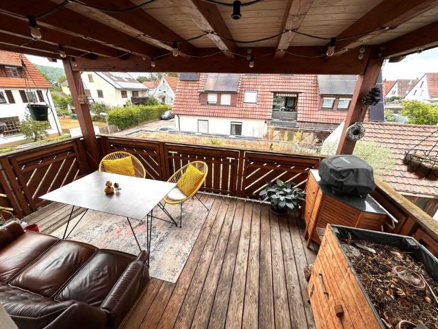 ETW mit überdachtem Balkon in 3 Familienhaus zu verkaufen