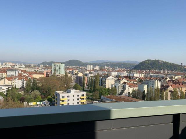 ETW Vorsorge/Anlage Schloßbergblick, sonnige 3ZI mit Loggia,TG nahe CITY PARK