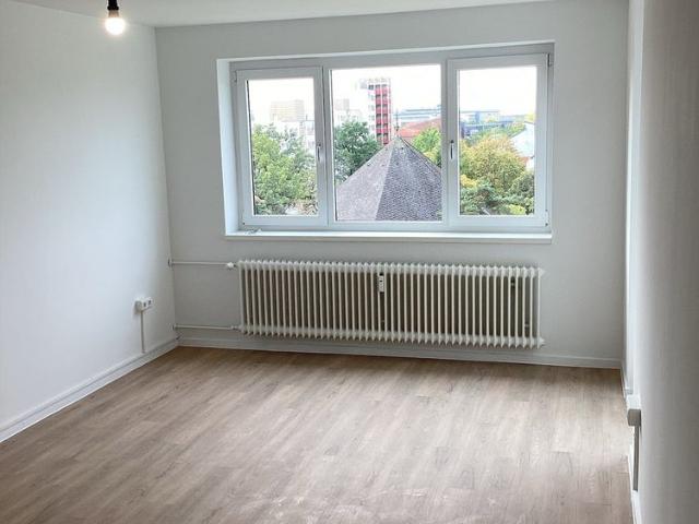 Etwas besonderes: interessante 4 Zimmer Wohnung