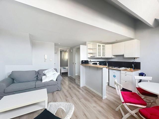 EU District/Ambiorix: Furnished apartment