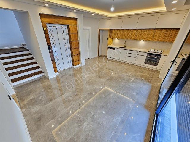 Eu Gayrimenkulden Asansörlü 4+1 Villa