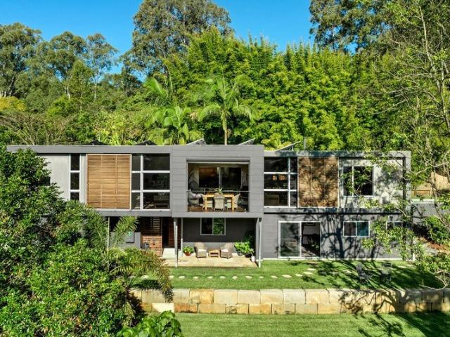 EUMUNDI ENTERTAINER WITH MOUNTAIN VIEWS, BEAUTIFUL POOL AND STUDIO