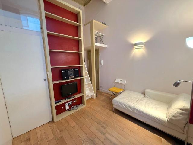 EU/Arts Loi/Place du Luxembourg. Lovely furnished studio