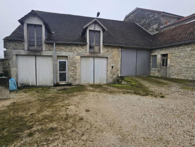 Euffigneix: 255 m² de potentiel brut à transformer selon vos envies