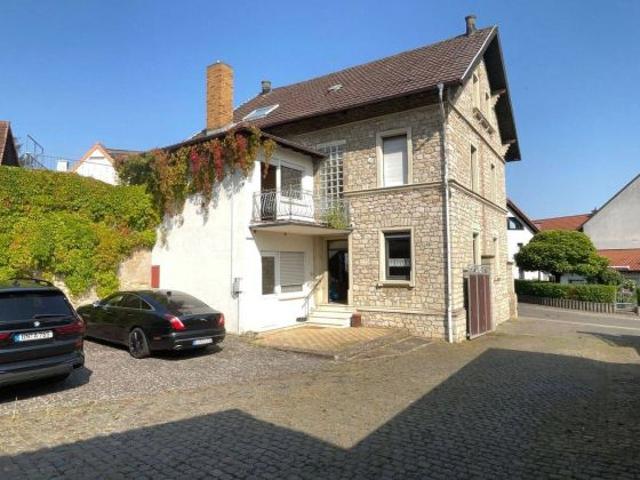 EUPORA® Immobilien: Schöner Winzerhof mit Scheunen und Weinkellern in Essenheim bei Mainz