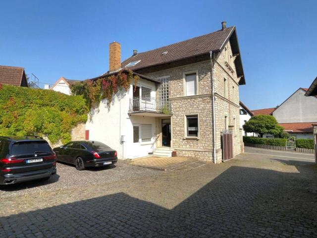 EUPORA® Immobilien: Schöner Winzerhof mit Scheunen und Weinkellern in Essenheim bei Mainz