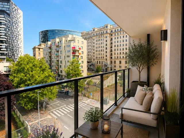 European Quarter – Beautiful 3 bedroom apartment with terrace and parking