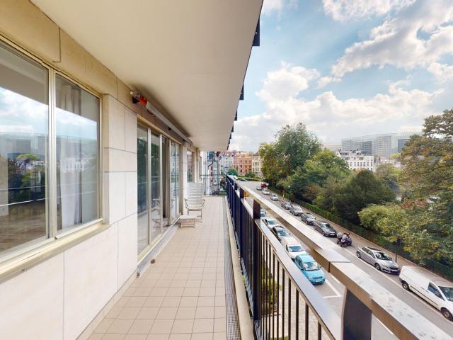 European Quarter 172m², renovated and Bright