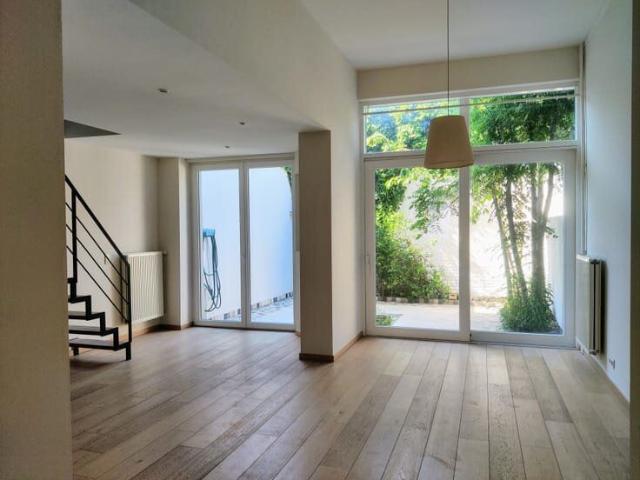 European Quarter: 3 bedrooms apt 160m2, southcourtyard!