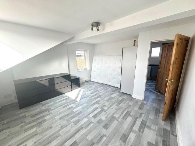 Euston Grove, Prenton