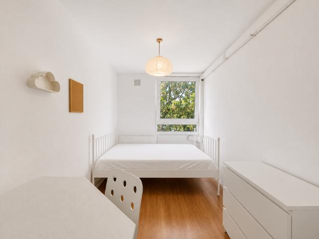 Euston, London NW1 3 bed flat to rent £3,750 pcm £865 pw