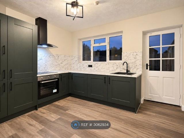 Euston Road, Croydon CR0, 3 bed semi detached house to rent, £2,250 pcm | PrimeLocation
