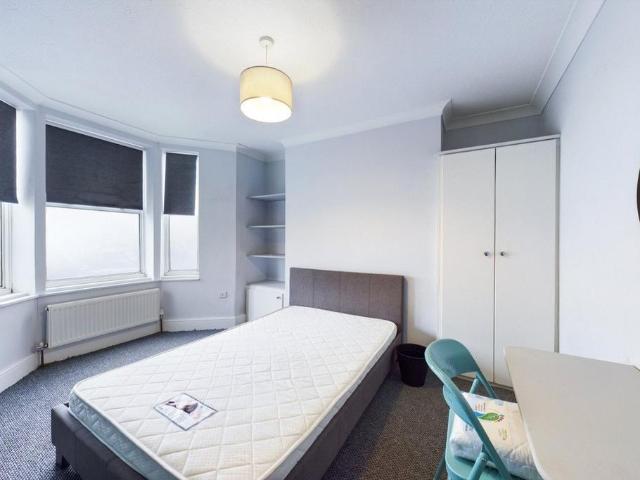 Euston Road, Northamptonshire NN4 1 bed in a house share to rent £575 pcm £133 pw
