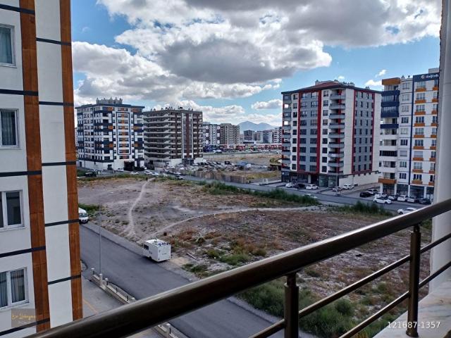 Ev Dünyası'ndan Şehir Hastanesi Yanı Başında Eşyalı 2+1 Daire.!