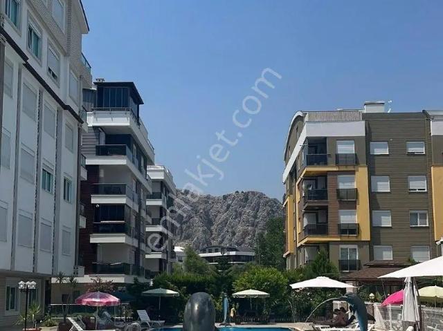 Evşen'den Liman'da 1+1 Eşyasız Otoparklı Havuzlu