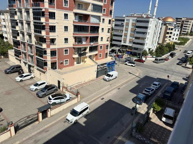 Evola Gayrimenkul'den Mükemmel Konumda 2+1 Kirlık Daire