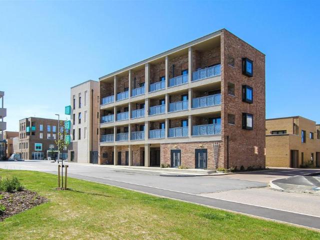 Evolution Court, Cambridge CB3 2 bed apartment to rent £1,750 pcm £404 pw