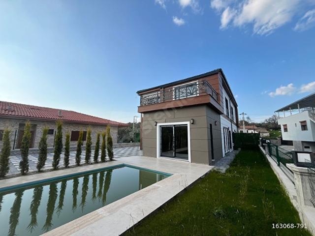 EVONA GAYRİMENKULDEN GÜLBAHÇE SATILIK SİTE İÇİ 5+2 HAVUZLU VİLLA