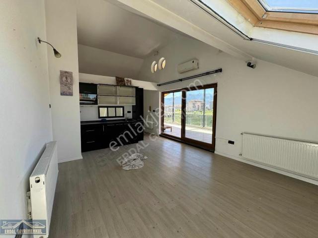 Evora Yakını Site İçinde Kiralık Villa