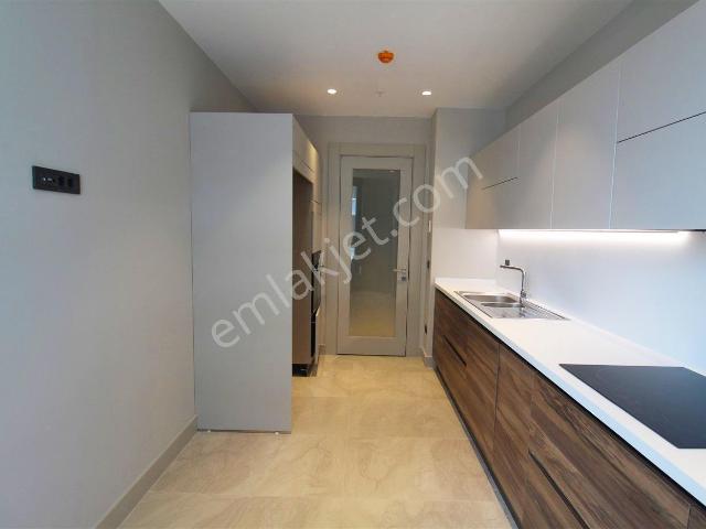 Evora Alsancak 'ta Deniz Manzaralı 3+1 Satılık Lüks Daire