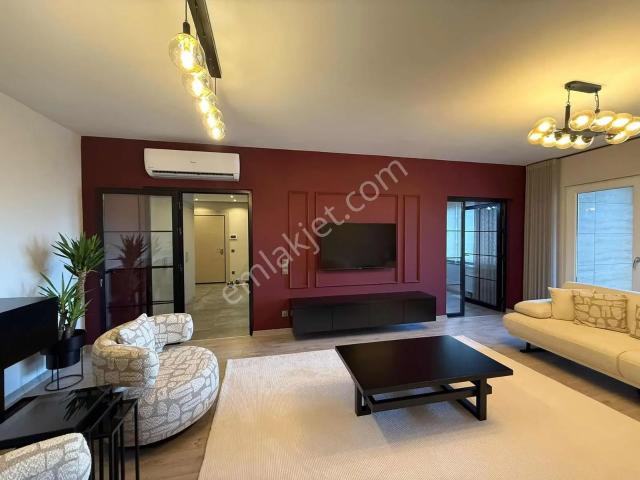 Evora Denizlide Satılık İçi Yenilenmiş 4.5+1 Daire