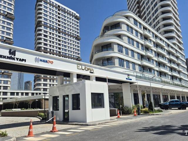 EVORA İZMİR' DE KONUT VE OFİS KULLANIMINA UYGUN 1+1 KİRALIK