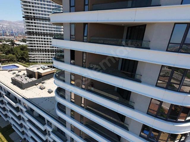 EVORA İZMİR DENİZ MANZARALI 4+1 +MÜŞTEMİLAT 2 KAPALI OTOPARK