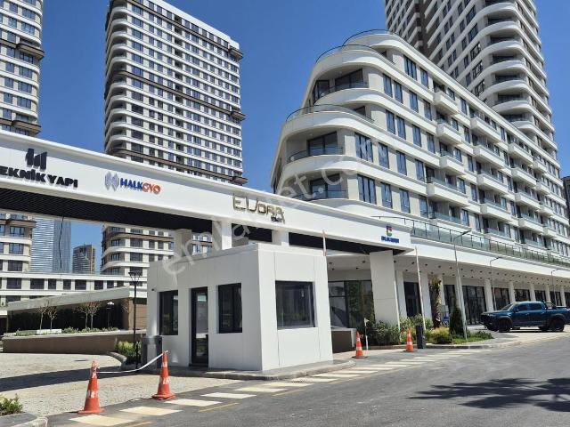 Evora İzmir' De Konut Ve Ofis Kullanımına Uygun 1+1 Kiralık