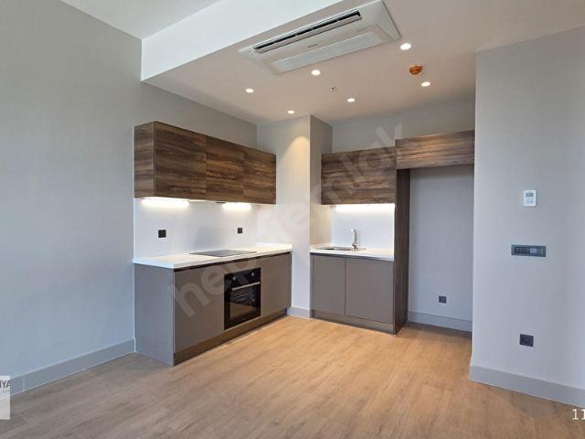 Evora İzmir'de Kiralık 1+1,3.Kat KonutOfis Kullanımına Uygun