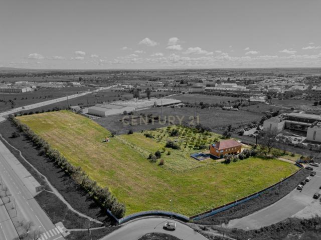 ÉVORA PORTUGAL Terreno em Local de Luxo, Para Lotear e Urbanizar em Évora 31.681m² Oportunidade para Si e para ÉVORA