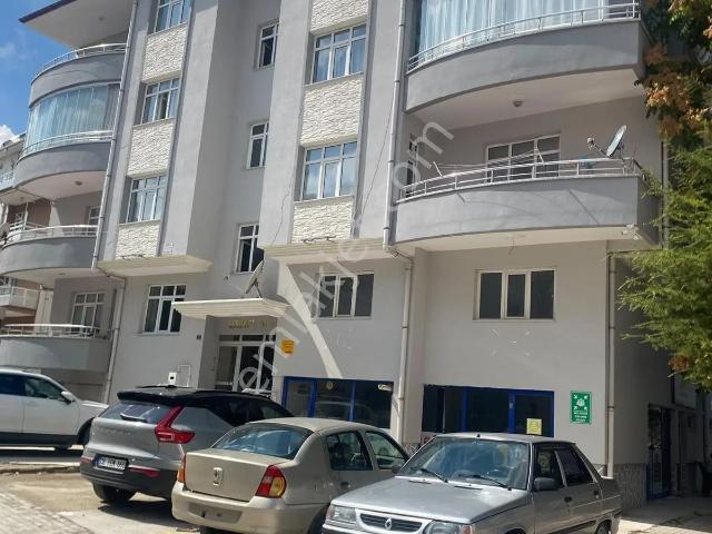Eva Gayrimenkul'den Yeni Mahalle Cumhuriyet İlkoklu Karşısında Satılık Geniş 3+1 Daire
