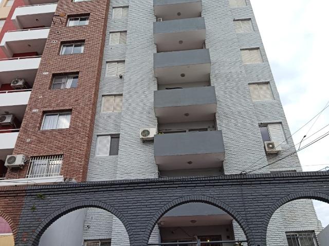 Eva Perón 2643 Edificio Thalassios Piso 5 dpto A y cochera nº 1 – Cod.: 8717